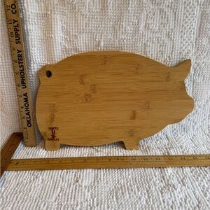 Pig-Shaped Bamboo Cutting Board - Natural Bamboo